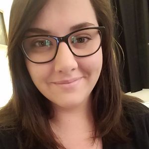 Meet your Posher, Caitlin